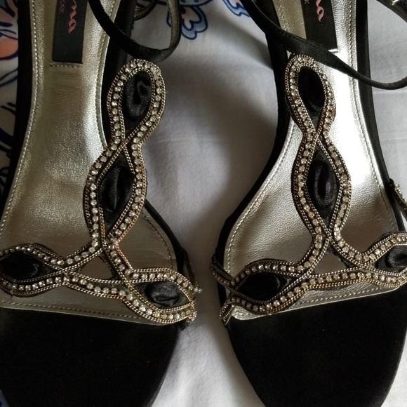 Nina strappy sandal - Picture 2 of 4